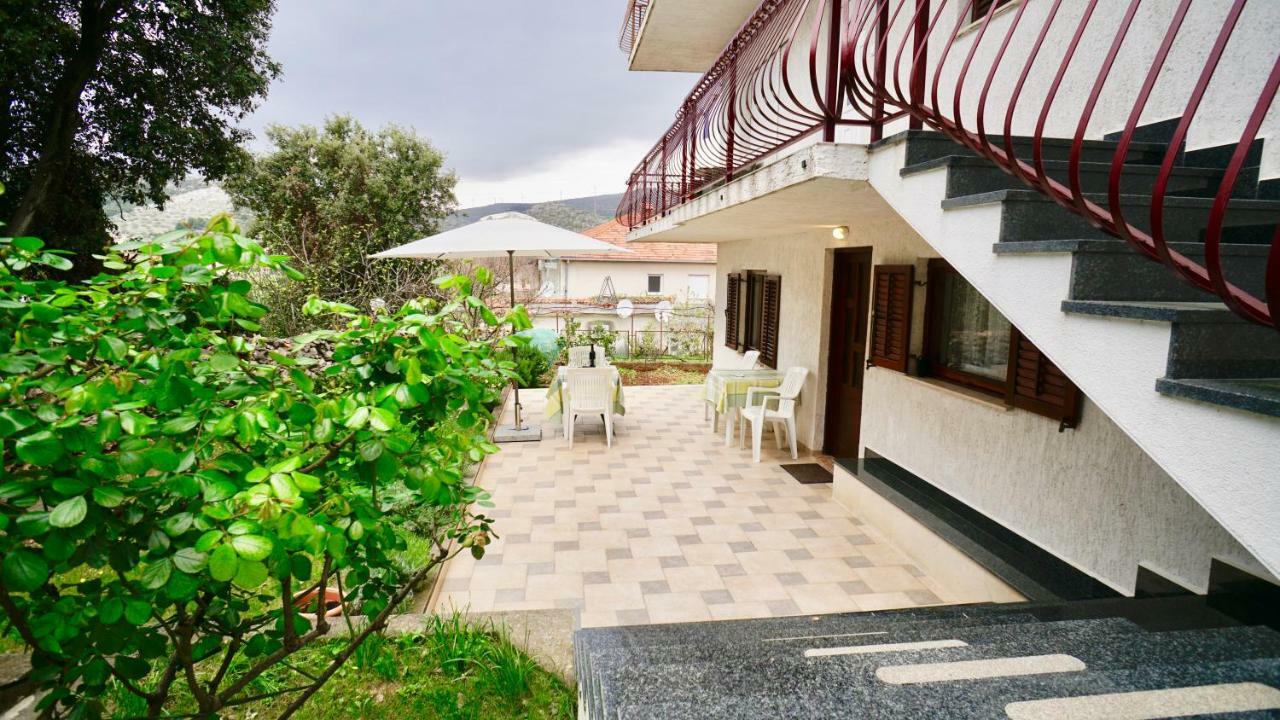 La vida loca Villa Seget Vranjica Exterior foto